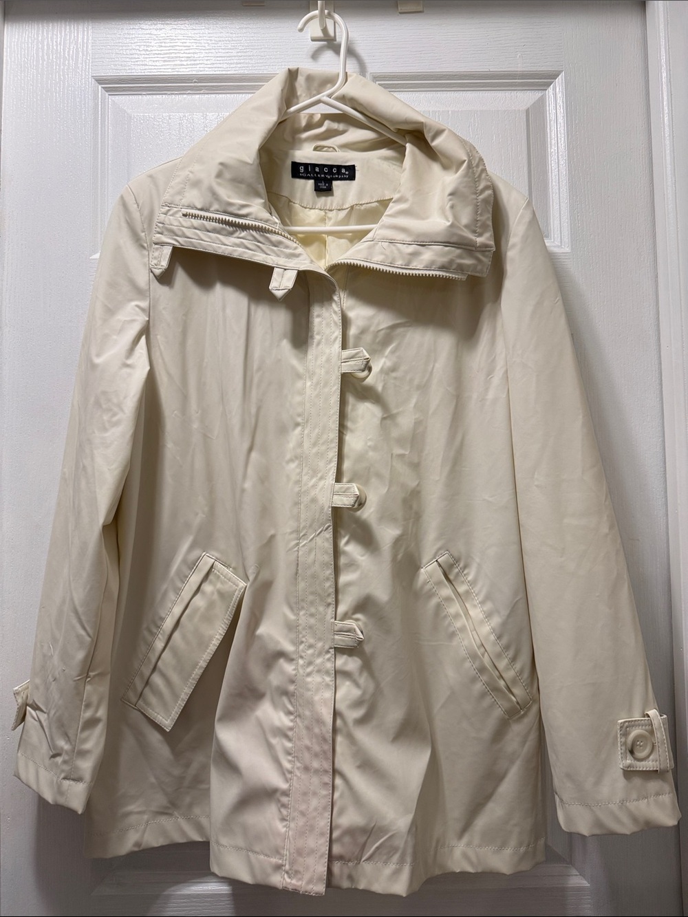 Giacca Cream Short Trench Coat with Stand Collar